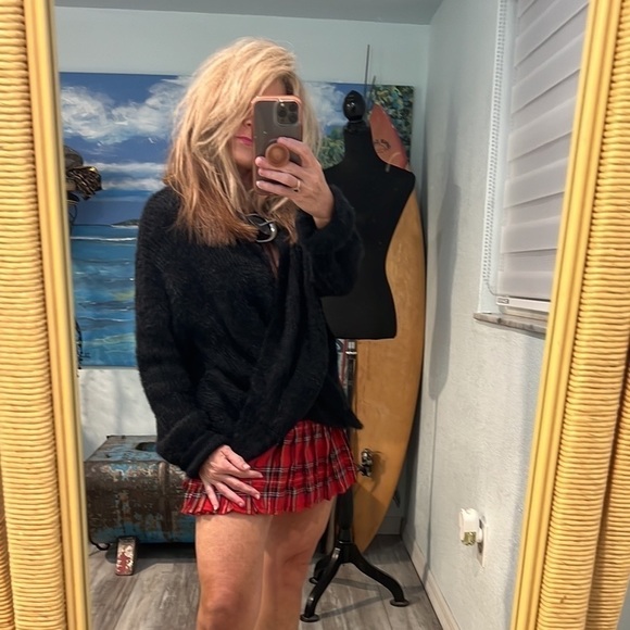 Fashion Nova,Fuzzy, Fun, Funky & Fabulous! Awesome Piece,Perfect for the Season - Picture 8 of 16